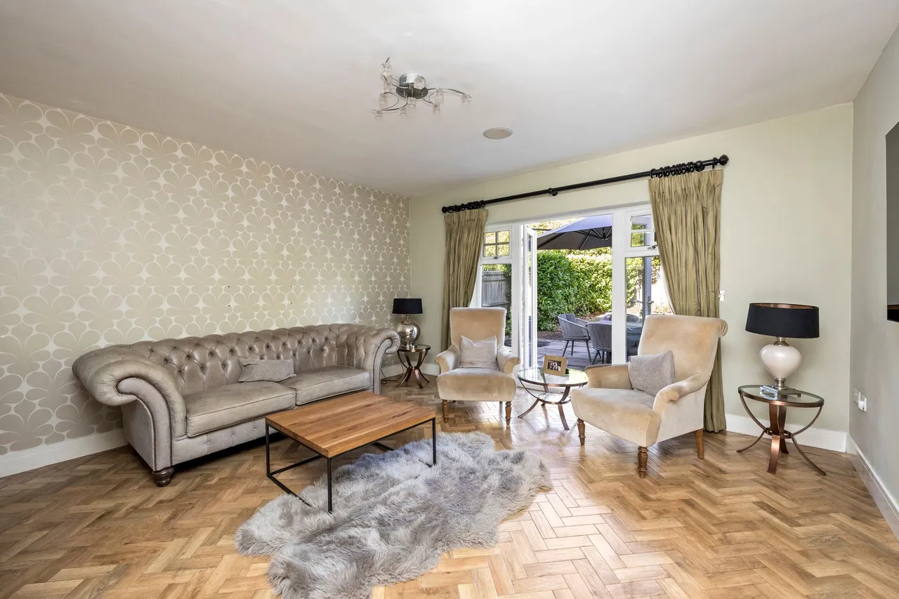 Farthings Hill, Horsham, RH12, photo 3
