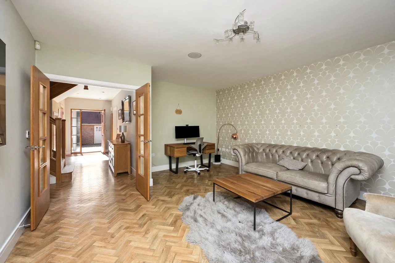 Farthings Hill, Horsham, RH12, photo 9