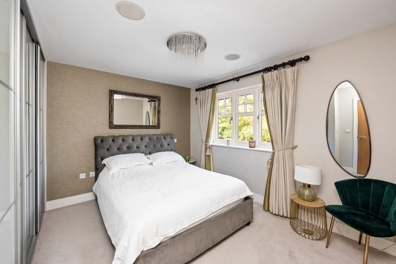 Farthings Hill, Horsham, RH12, photo 12