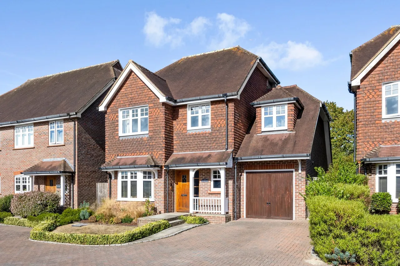 Farthings Hill, Horsham, RH12, photo 22