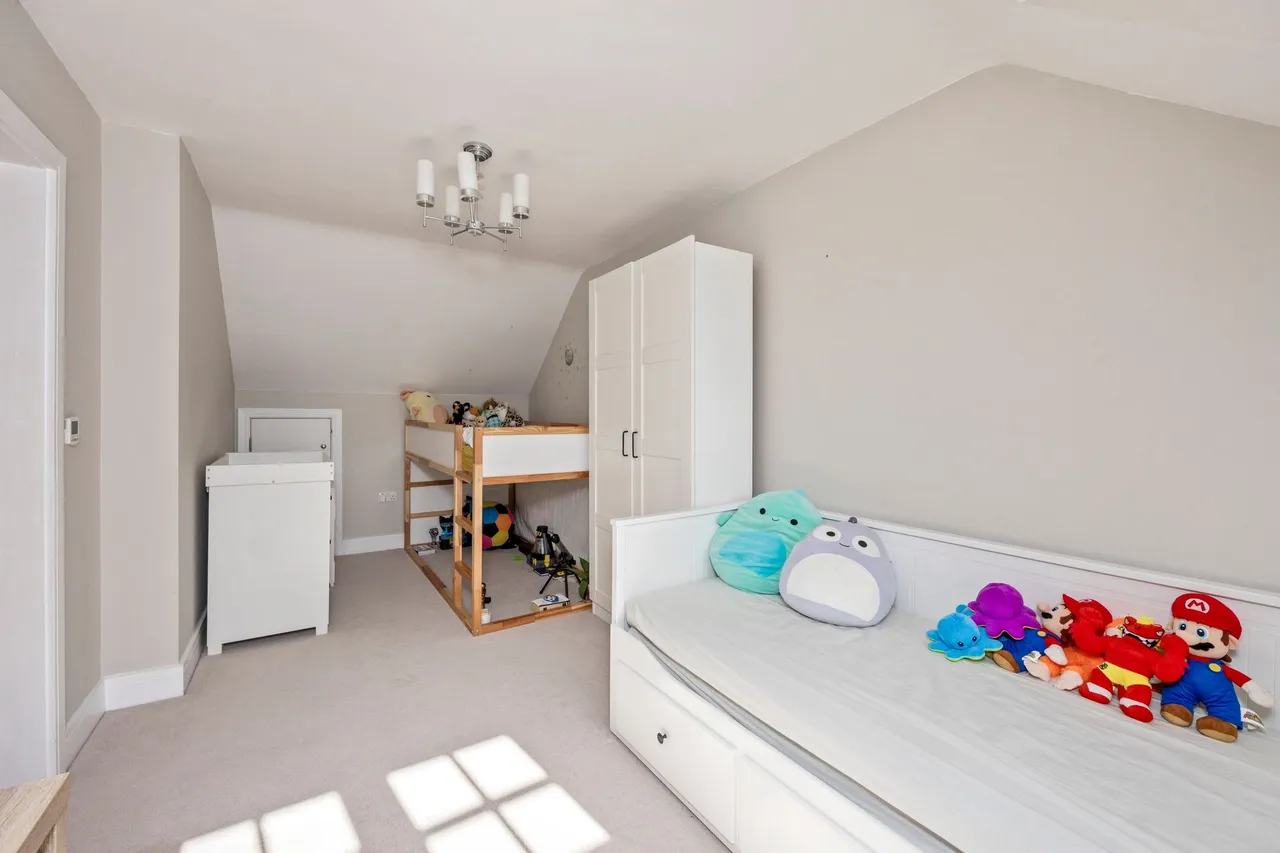 Farthings Hill, Horsham, RH12, photo 17