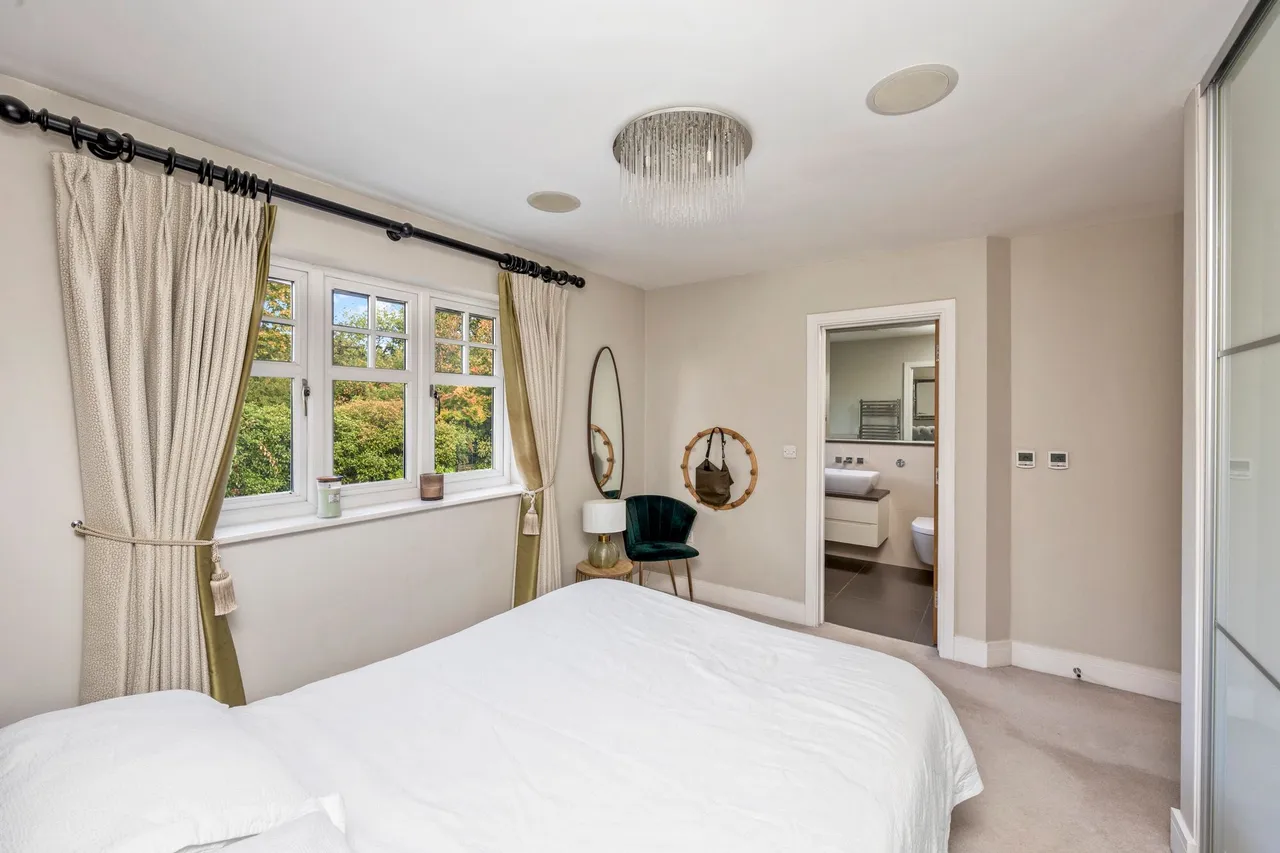 Farthings Hill, Horsham, RH12, photo 11