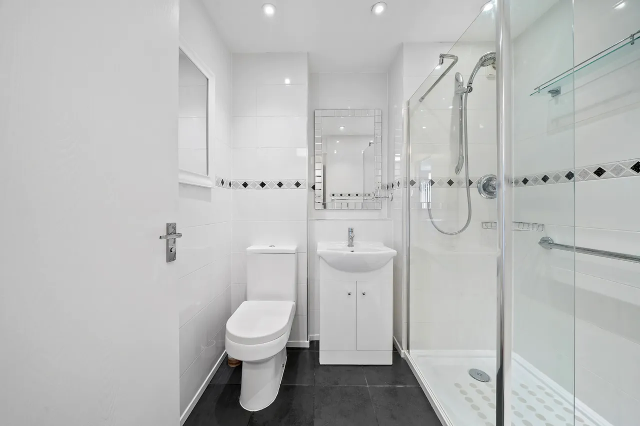Pitson Close, Addlestone, KT15, photo 5
