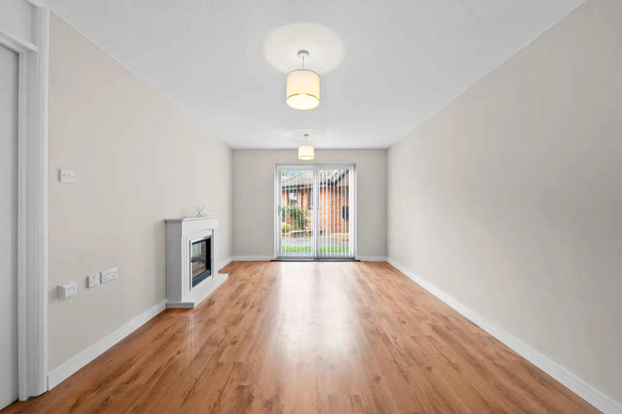 Pitson Close, Addlestone, KT15, photo 8