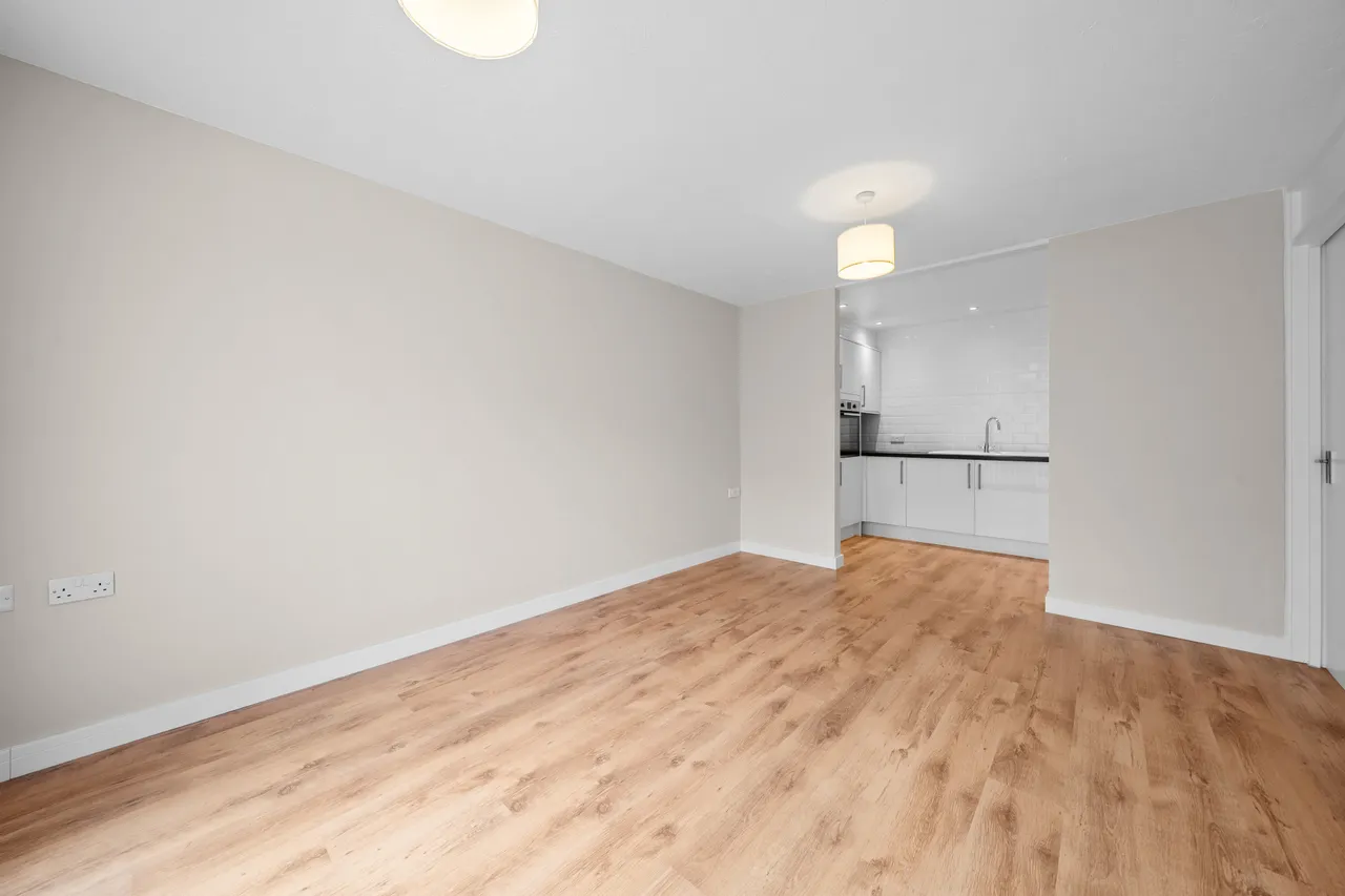 Pitson Close, Addlestone, KT15, photo 11