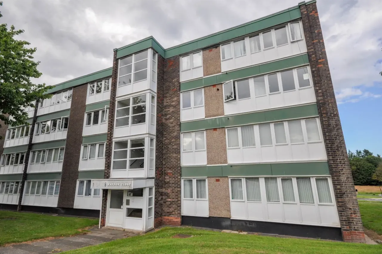 2 bed flat to rent, Haydon Close, Red House Farm, NE3