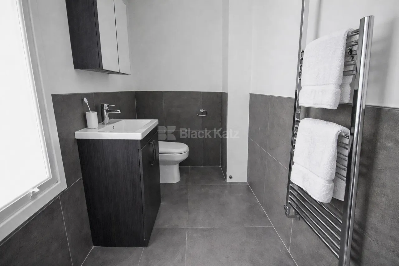 Camden Road, N7, photo 6