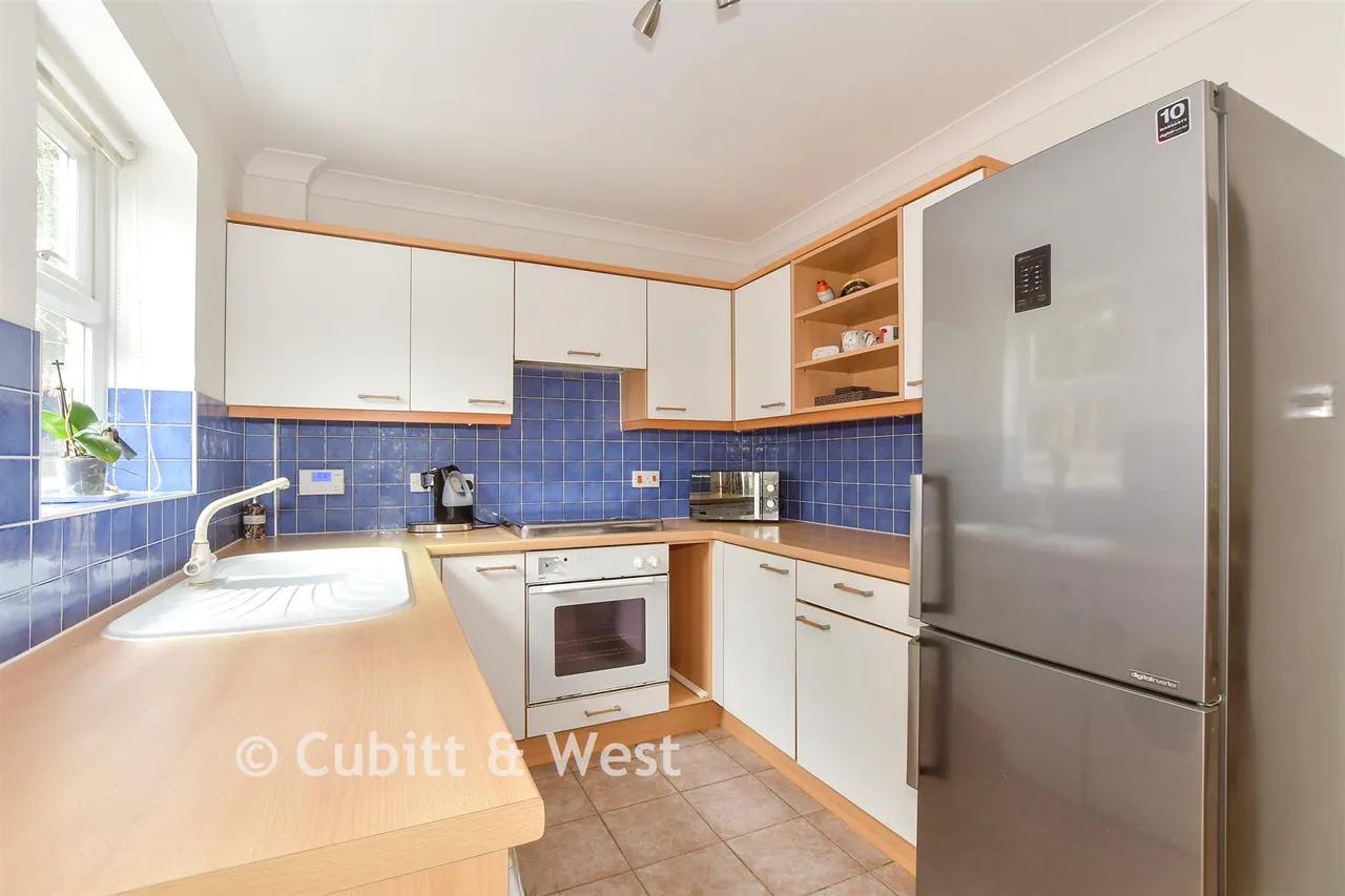 Nyes Lane, Southwater, RH13, photo 3