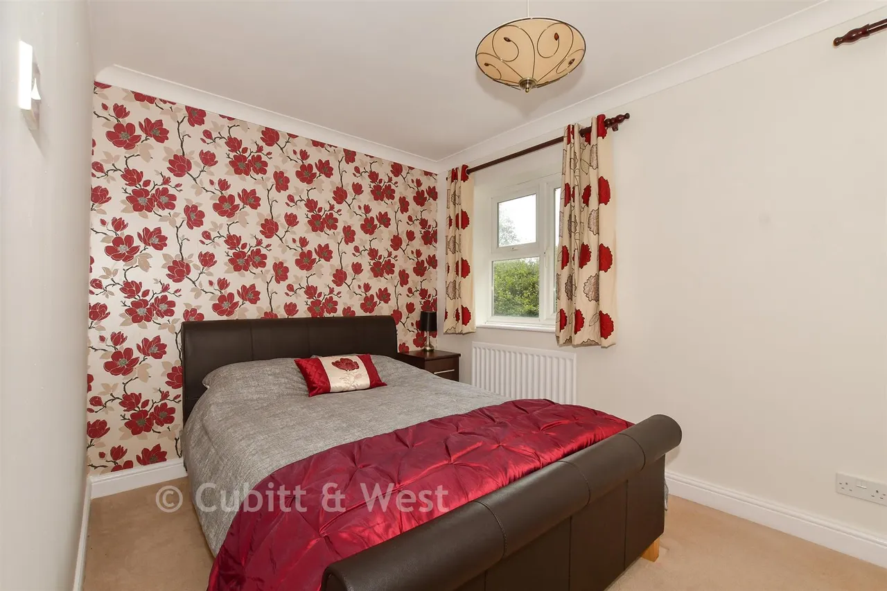 Nyes Lane, Southwater, RH13, photo 9