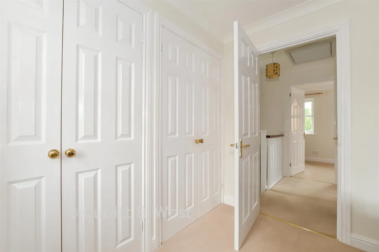 Nyes Lane, Southwater, RH13, photo 10