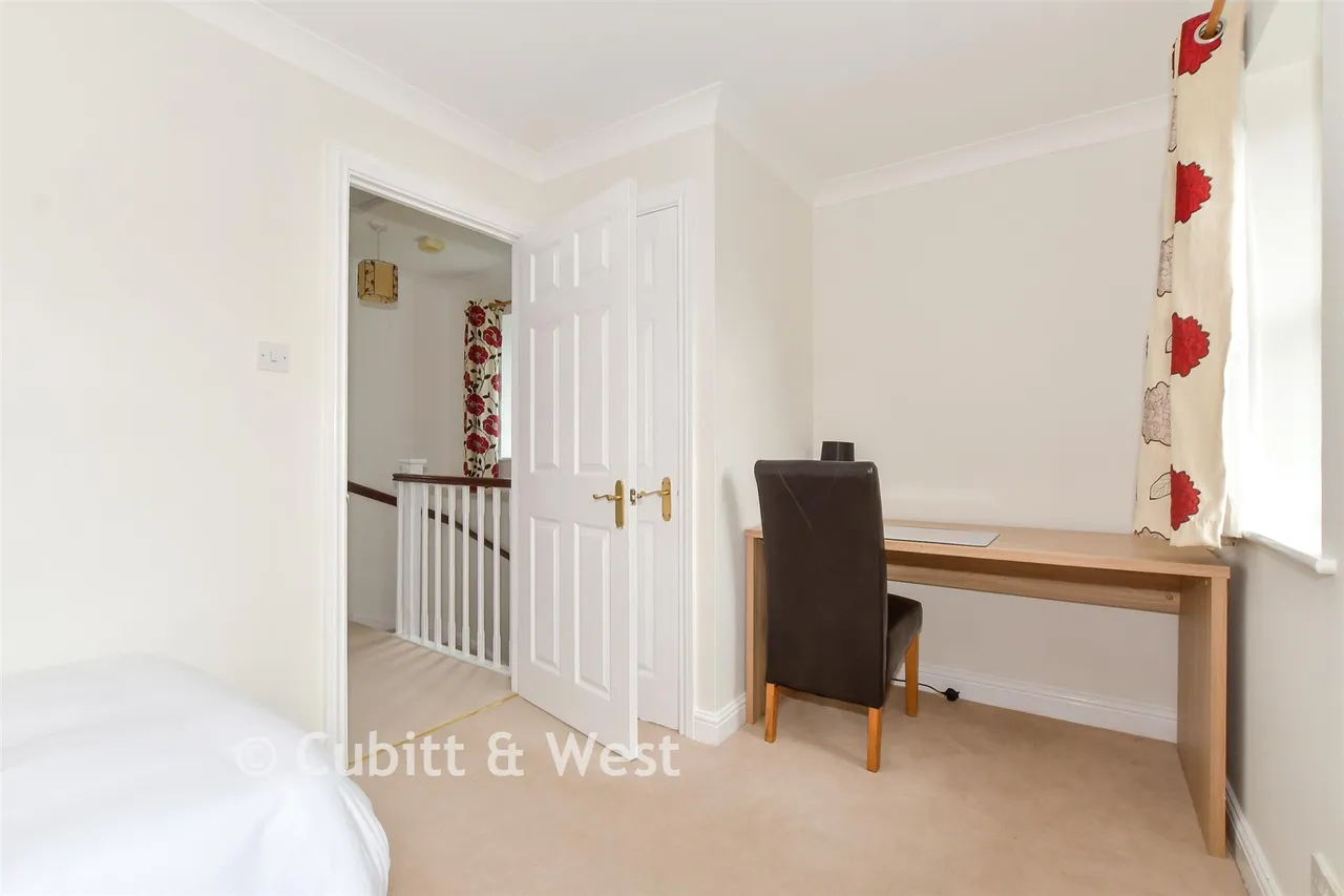 Nyes Lane, Southwater, RH13, photo 11