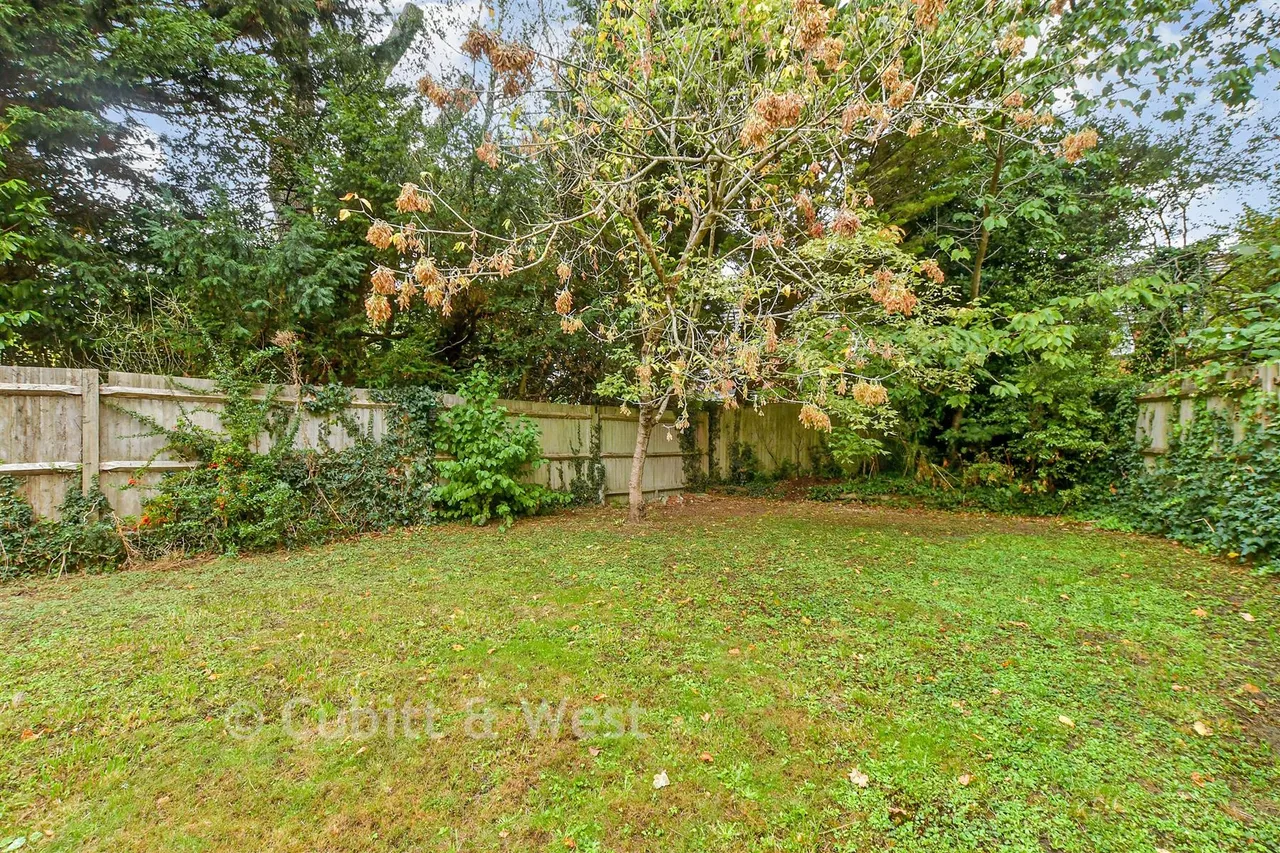 Nyes Lane, Southwater, RH13, photo 14