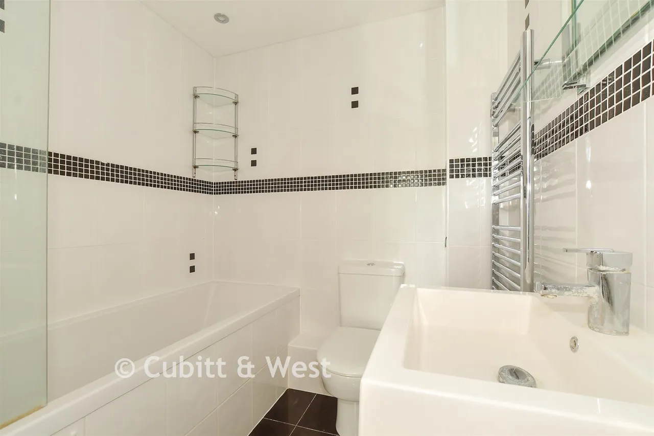 Nyes Lane, Southwater, RH13, photo 13