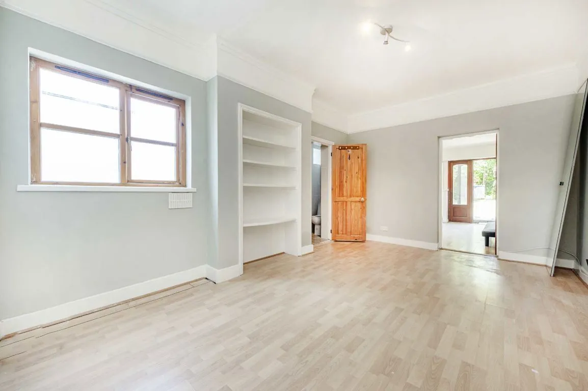 Gleneagle Road, SW16, photo 5