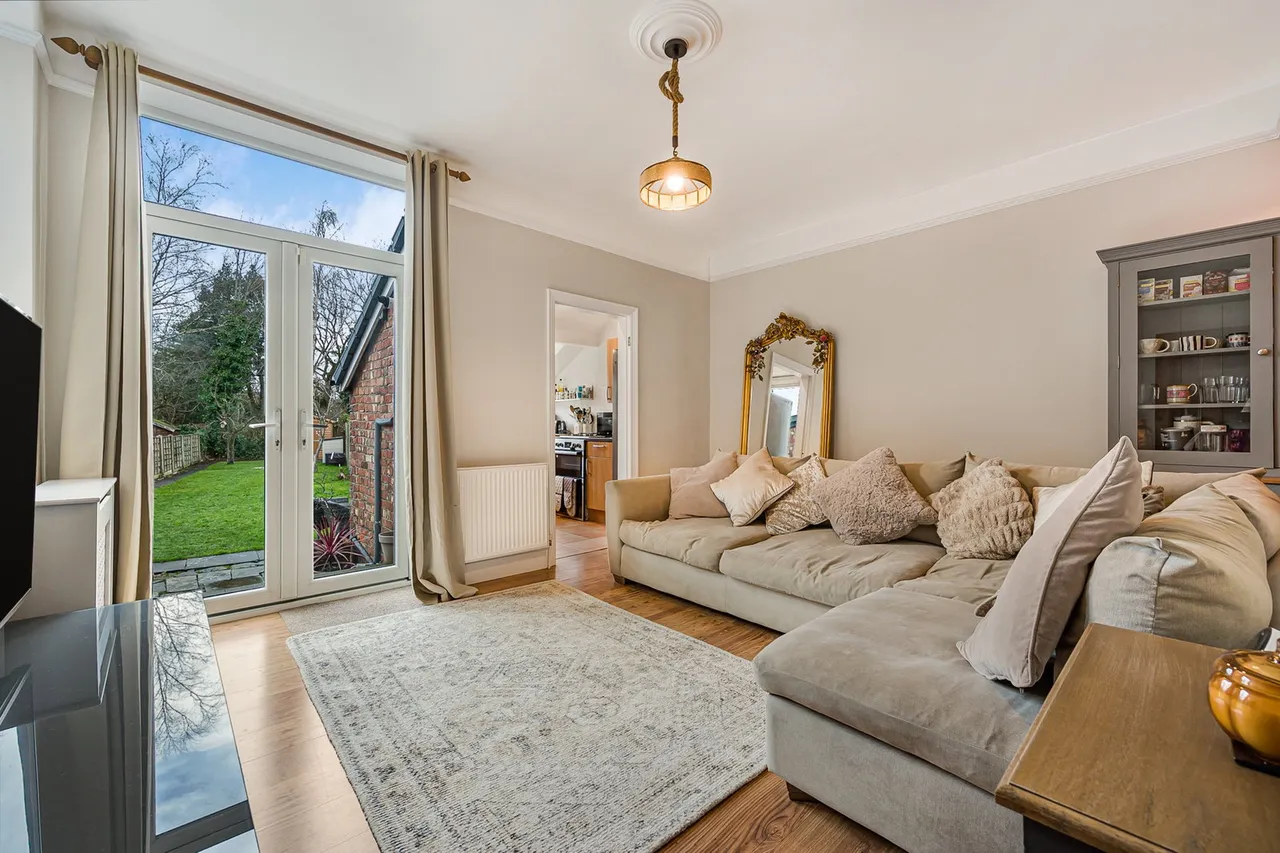 Jesmond Grove, Cheadle Hulme, SK8, photo 3