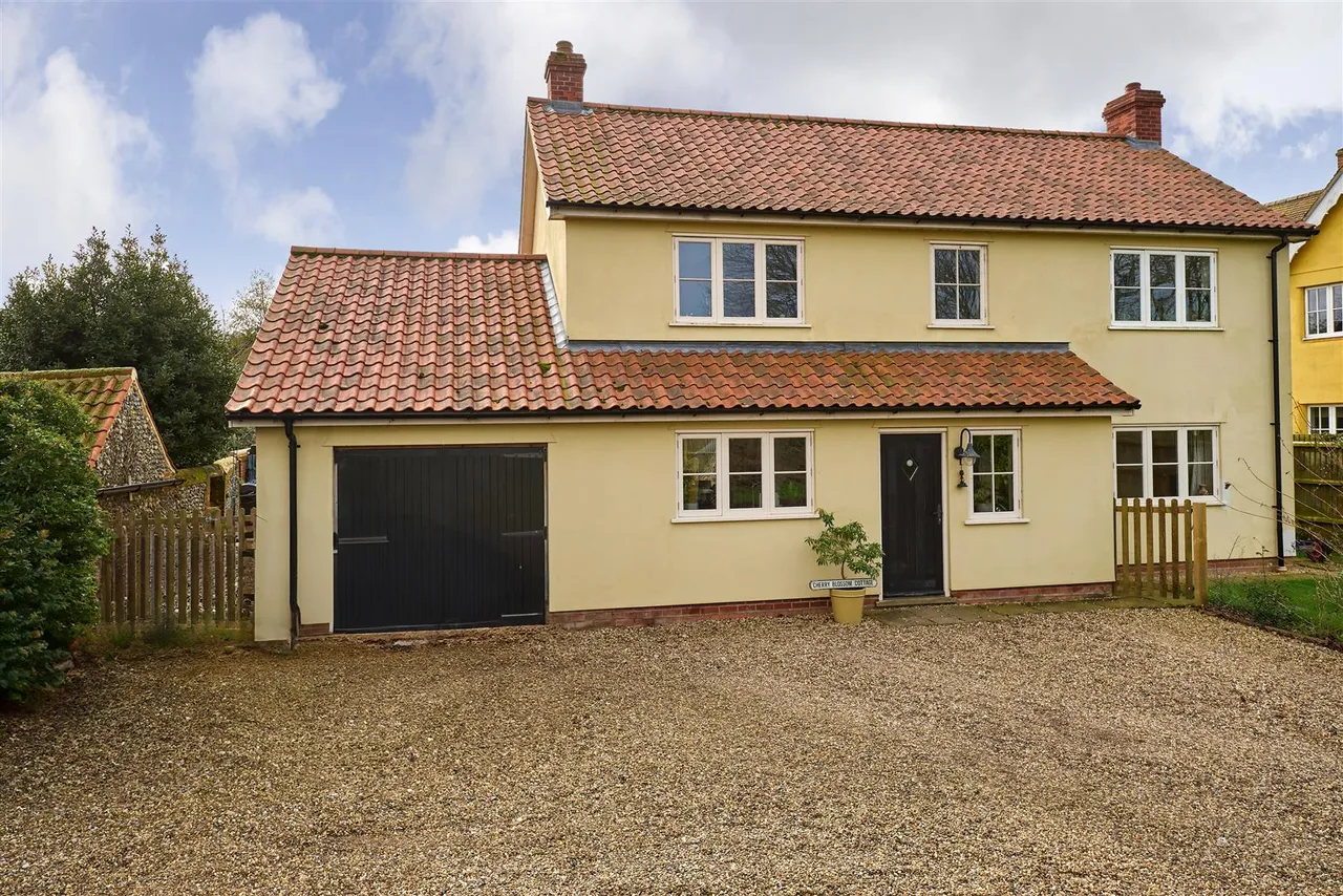 4 bed house for sale, Mellis Road, Wortham, IP22