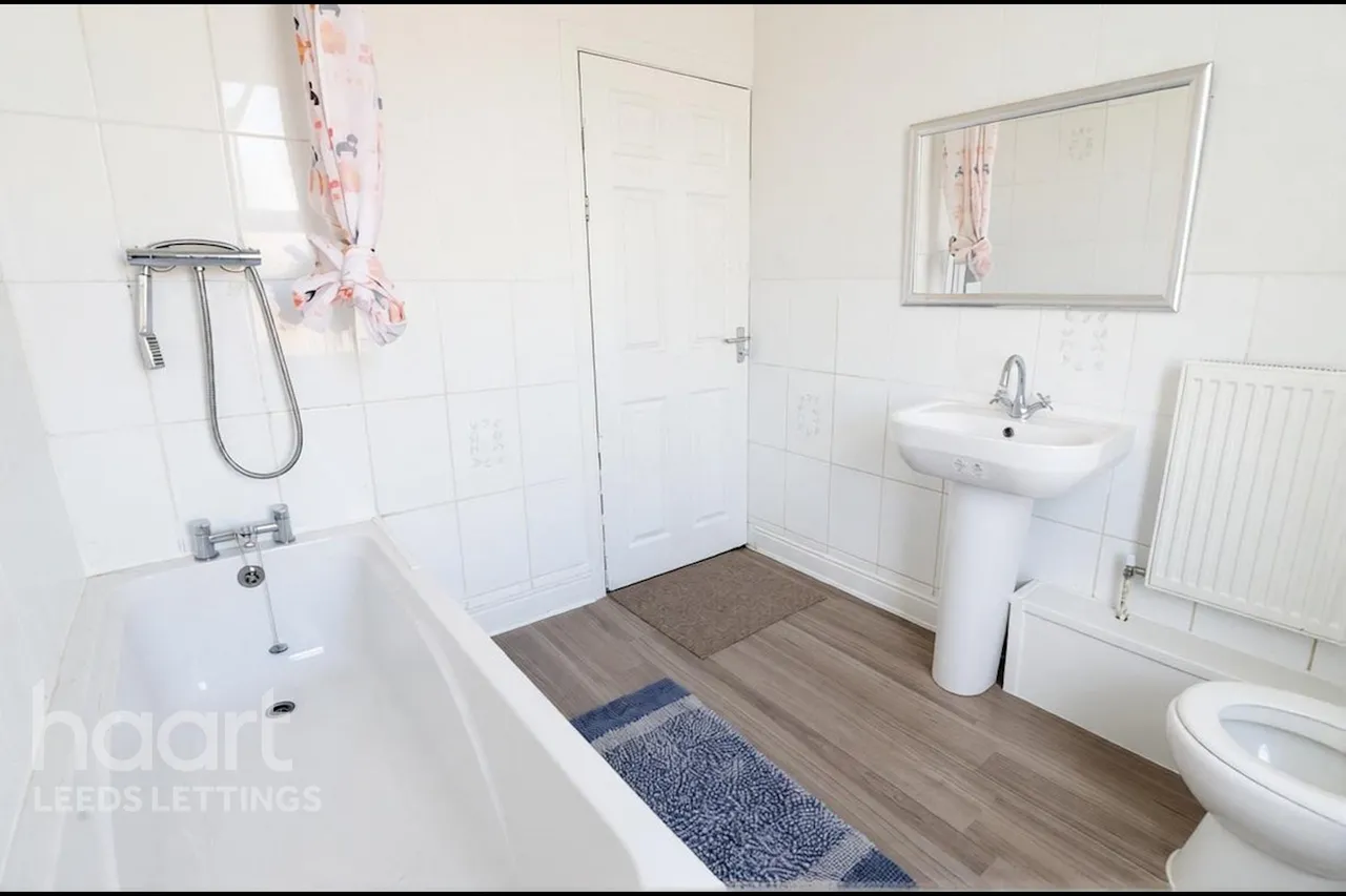 Leeds, LS9, photo 9