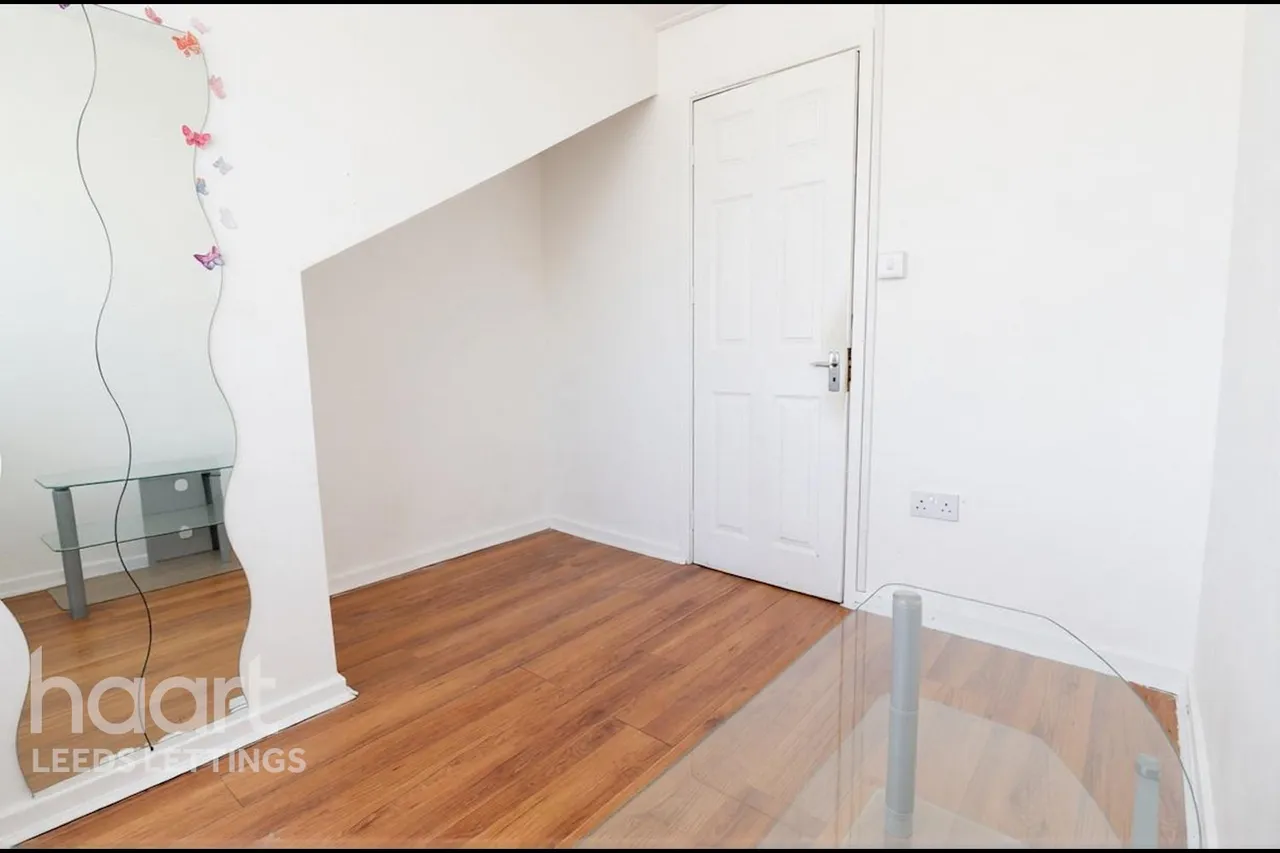 Leeds, LS9, photo 12
