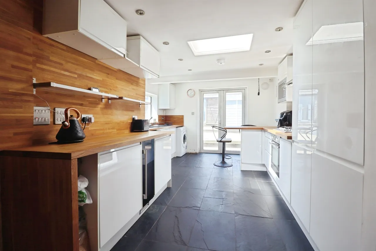 Caerau Lane, Cardiff, CF5, photo 6