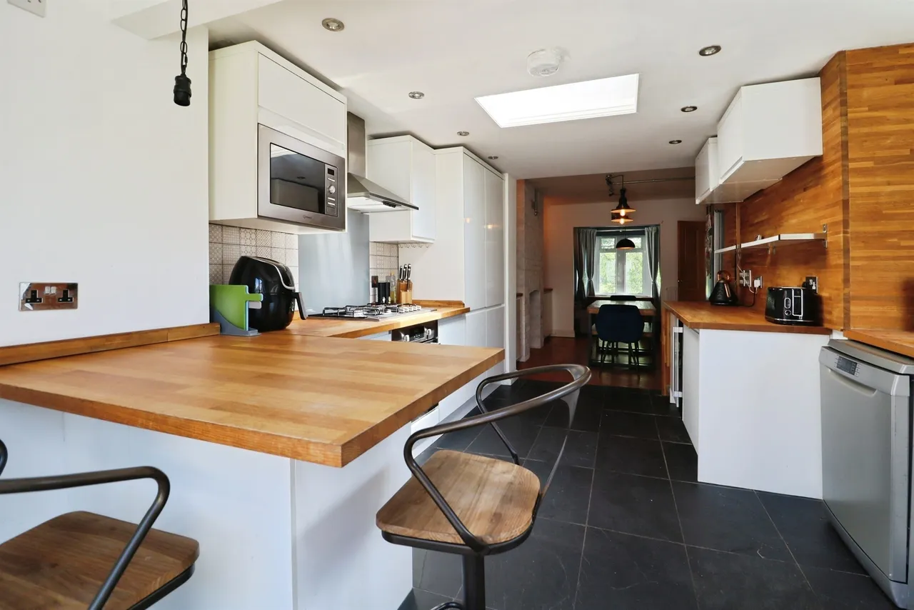 Caerau Lane, Cardiff, CF5, photo 10
