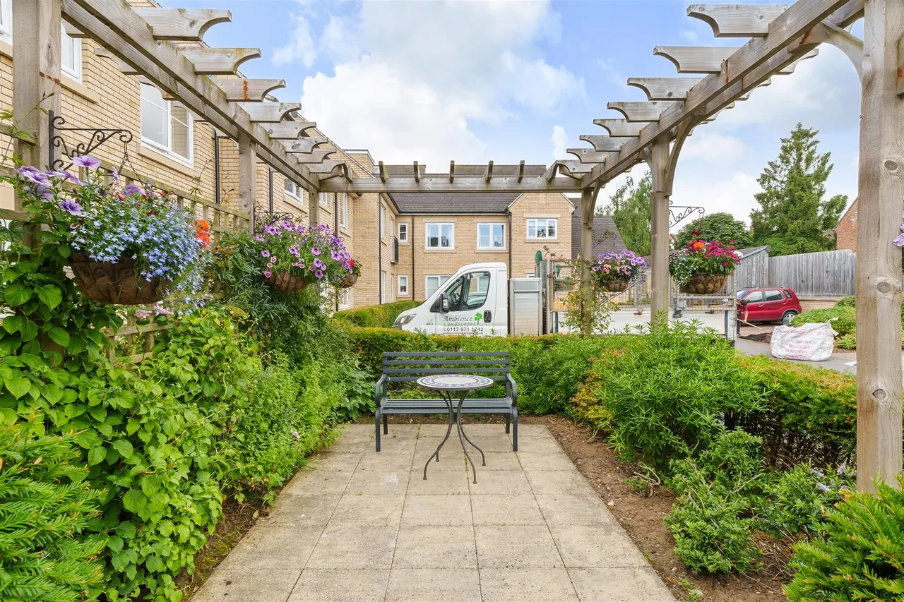 Somerford Road, Cirencester, GL7, photo 15