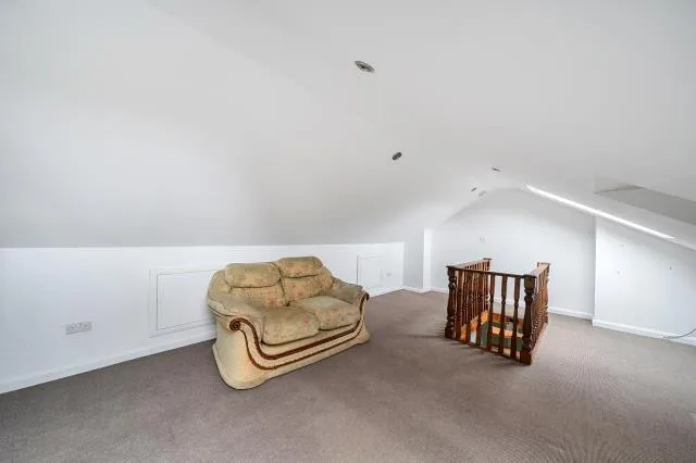 Green Lane, Sunbury-On-Thames, TW16, photo 5