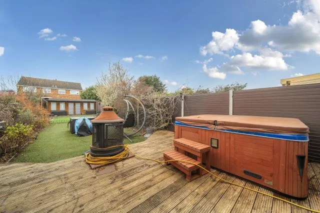 Green Lane, Sunbury-On-Thames, TW16, photo 9