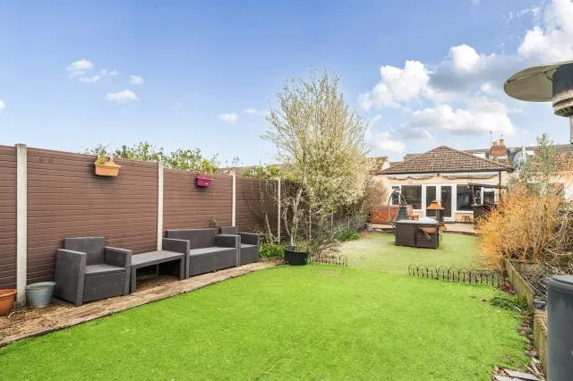 Green Lane, Sunbury-On-Thames, TW16, photo 13