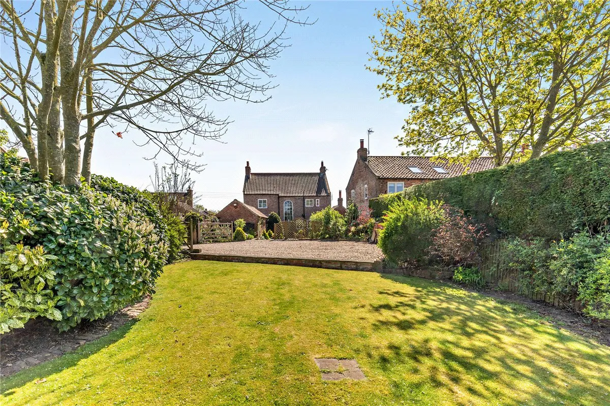 5 bed house for sale, Moor Monkton, Between Harrogate and York, YO26