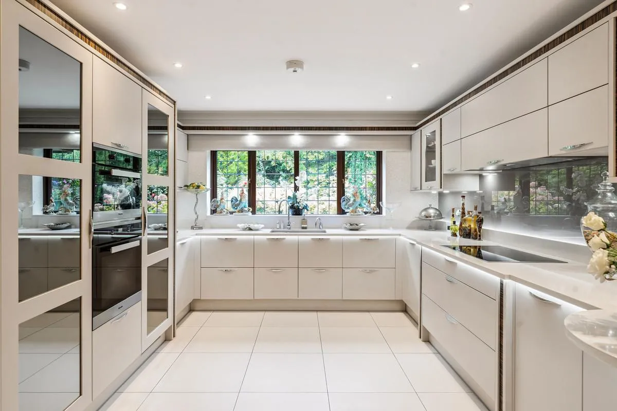 Fairoak Lane, Oxshott, KT22, photo 15