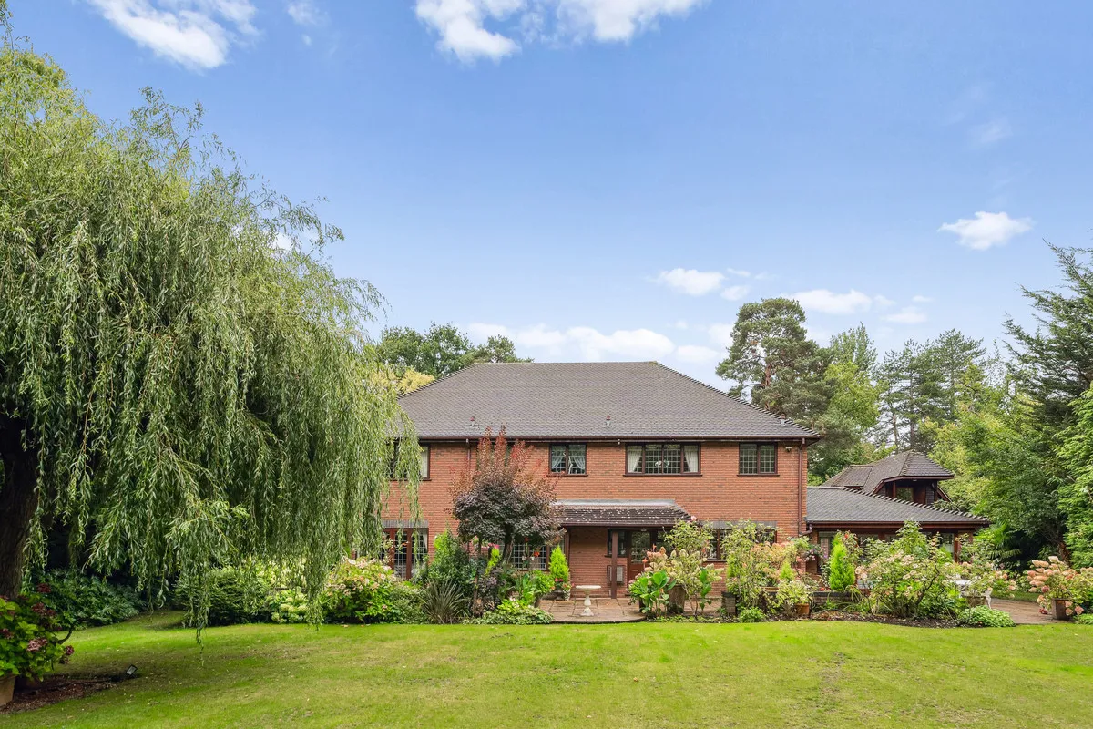 Fairoak Lane, Oxshott, KT22, photo 22