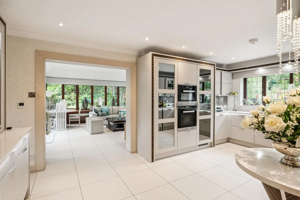 Fairoak Lane, Oxshott, KT22, photo 18