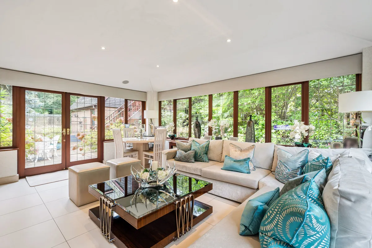 Fairoak Lane, Oxshott, KT22, photo 20