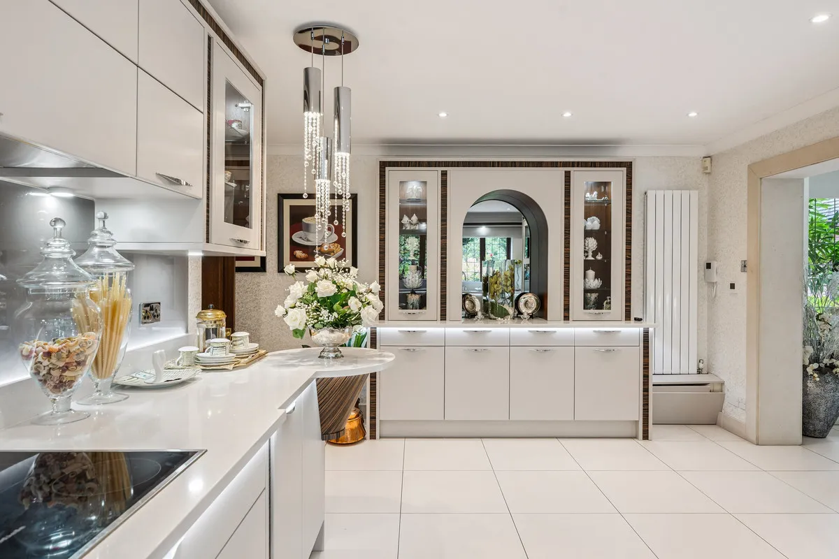 Fairoak Lane, Oxshott, KT22, photo 16