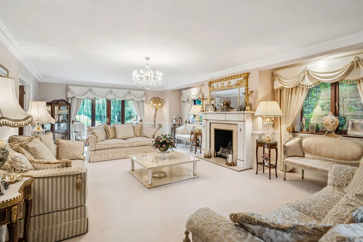 Fairoak Lane, Oxshott, KT22, photo 3