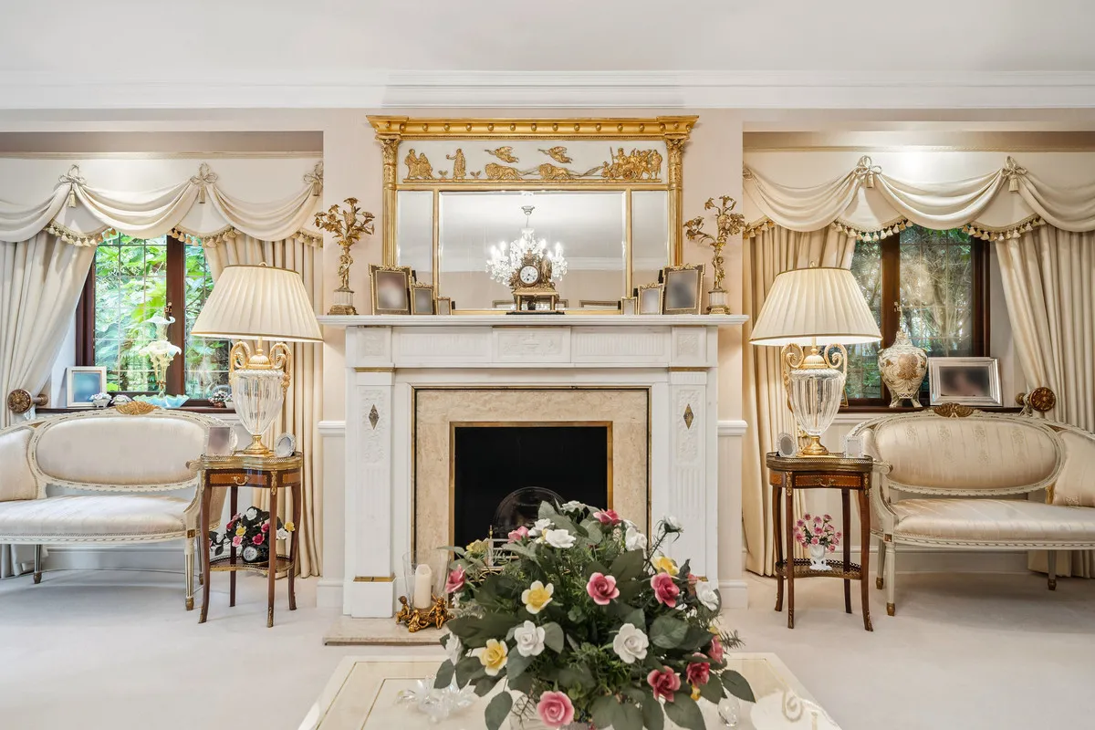 Fairoak Lane, Oxshott, KT22, photo 7