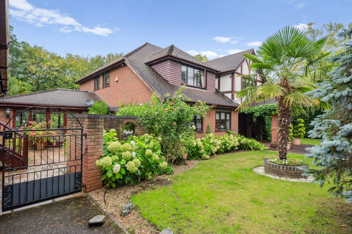 Fairoak Lane, Oxshott, KT22, photo 2