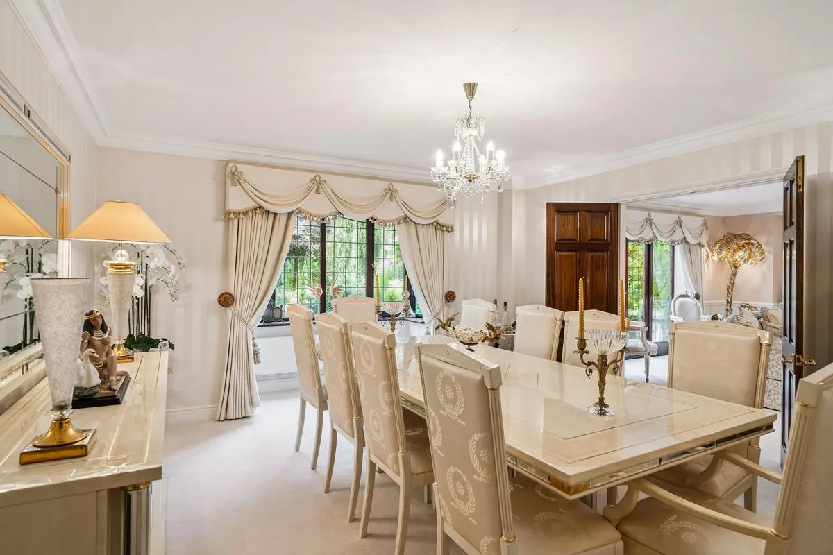Fairoak Lane, Oxshott, KT22, photo 14