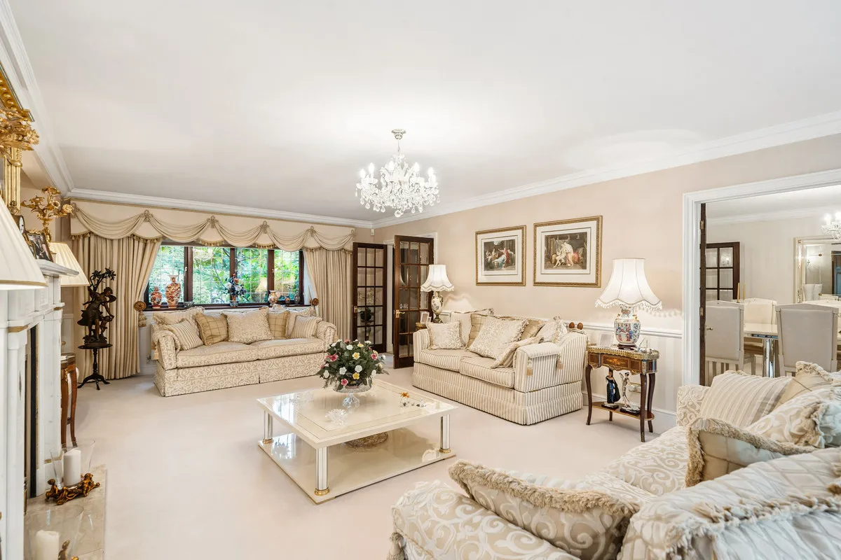 Fairoak Lane, Oxshott, KT22, photo 11