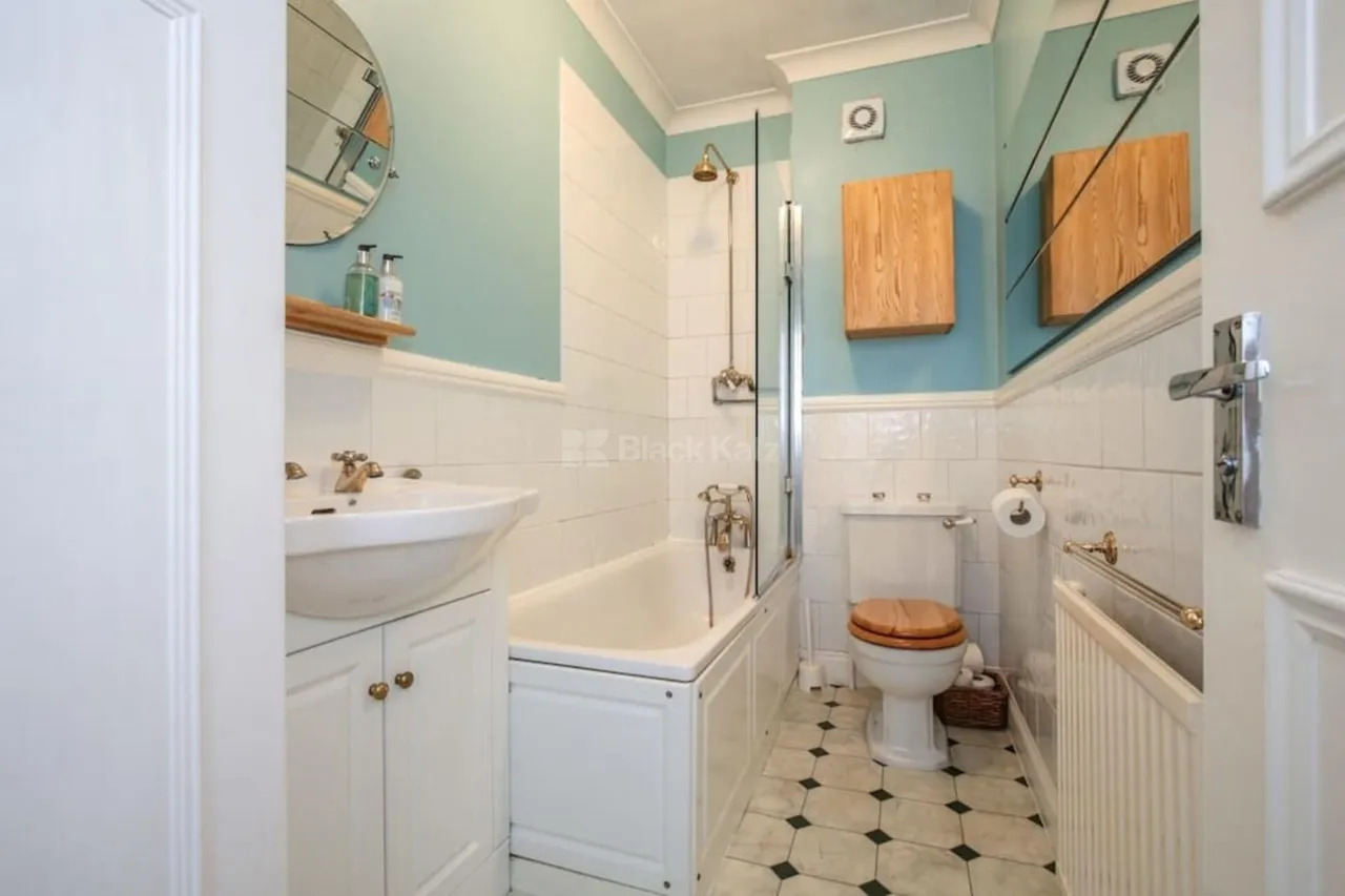 Ferme Park Road, N8, photo 9