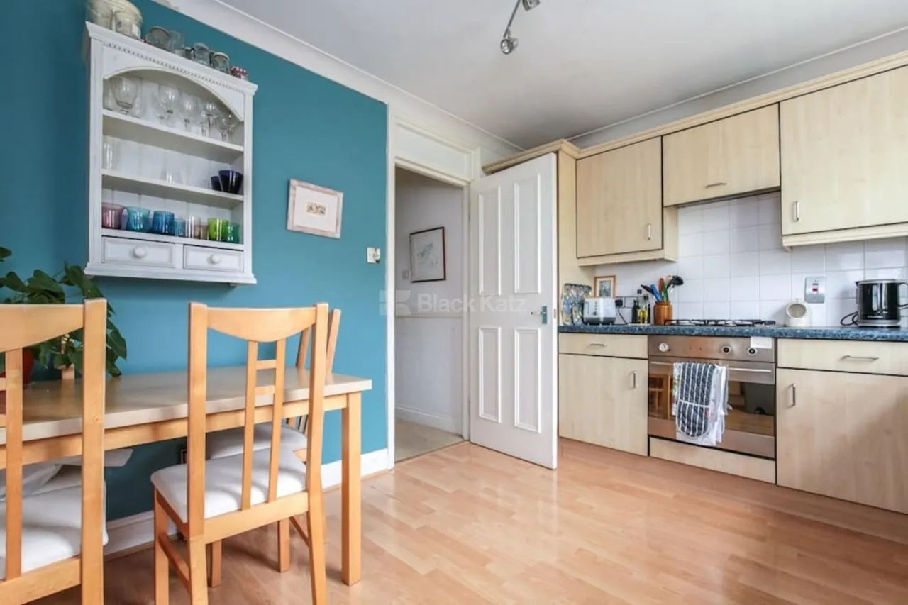 Ferme Park Road, N8, photo 4
