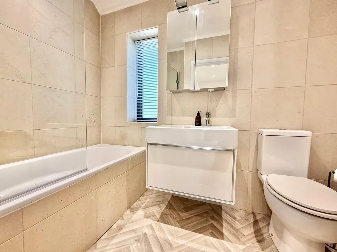 Sussex Avenue, Horsforth, LS18, photo 15