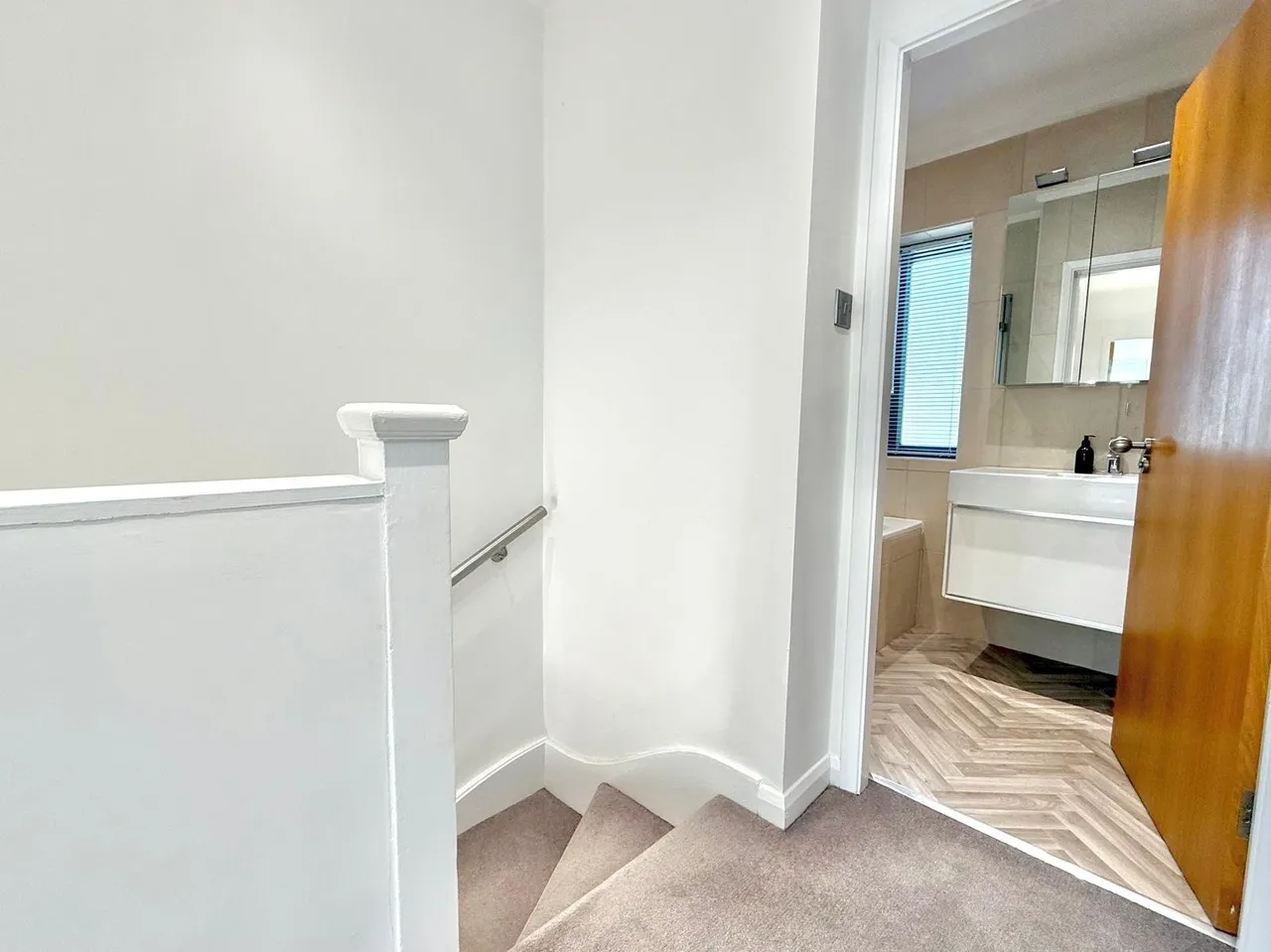 Sussex Avenue, Horsforth, LS18, photo 14