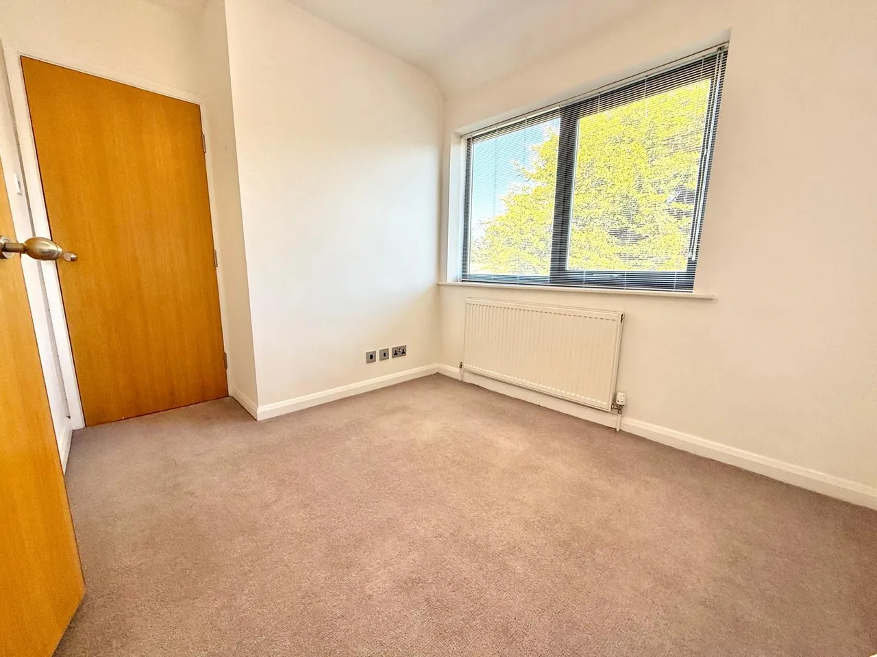 Sussex Avenue, Horsforth, LS18, photo 19