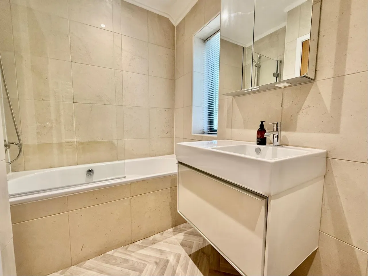 Sussex Avenue, Horsforth, LS18, photo 16