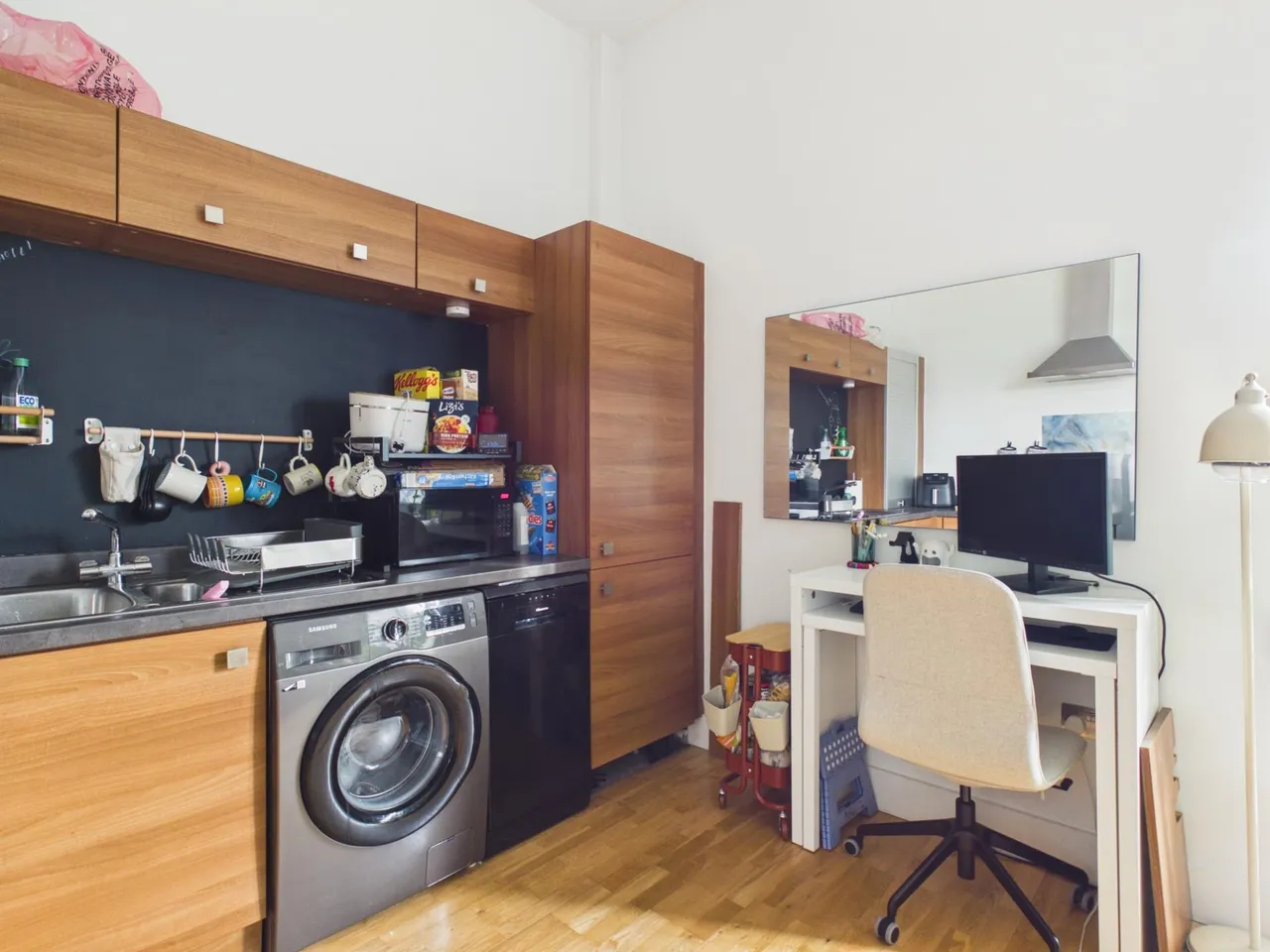 Barton Court Central Way, Warrington, WA2, photo 3