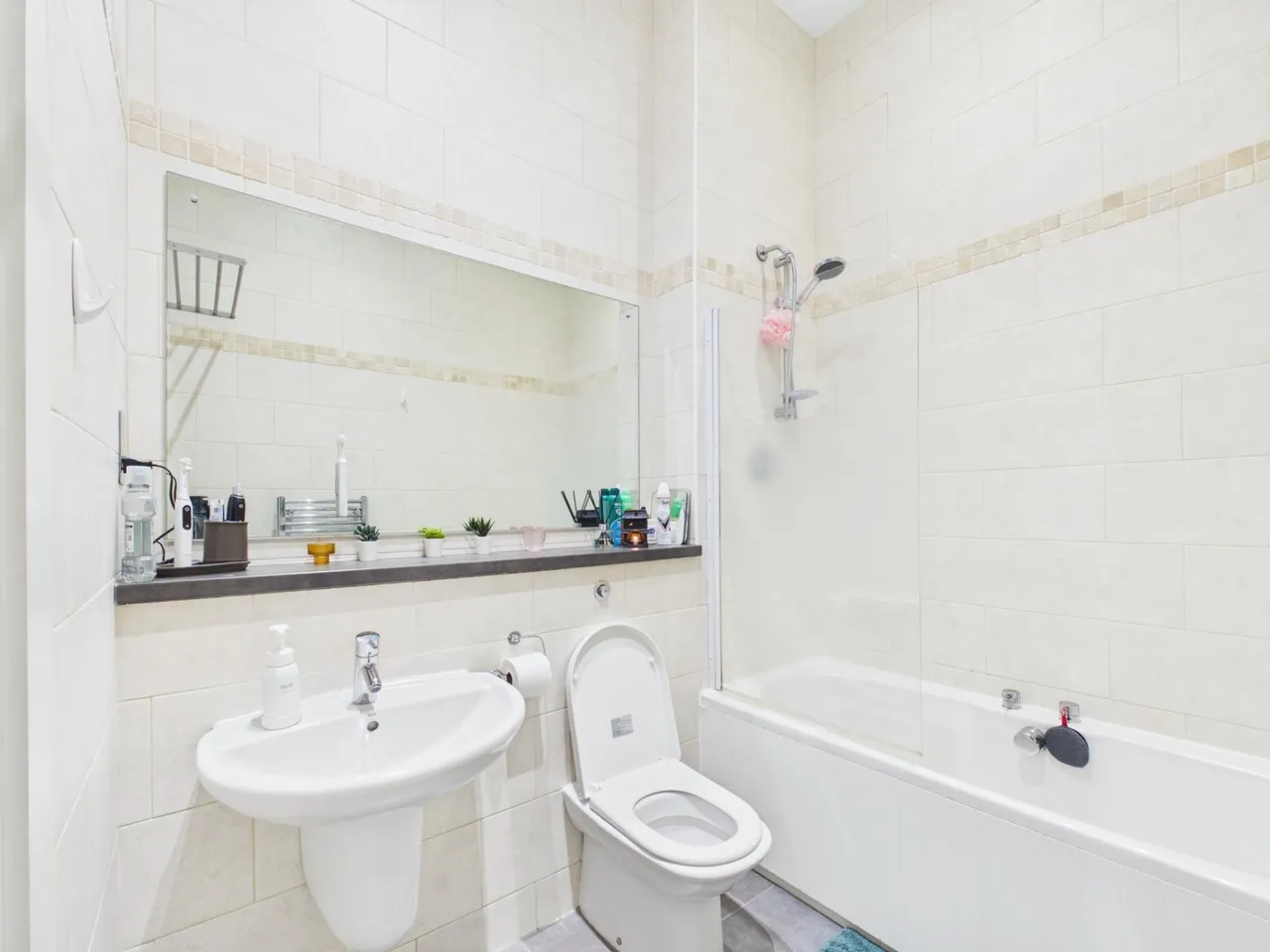 Barton Court Central Way, Warrington, WA2, photo 10