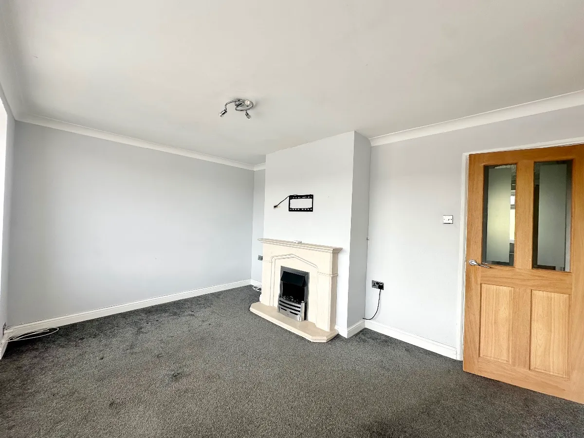 Grange Road, Harold Hill, photo 4