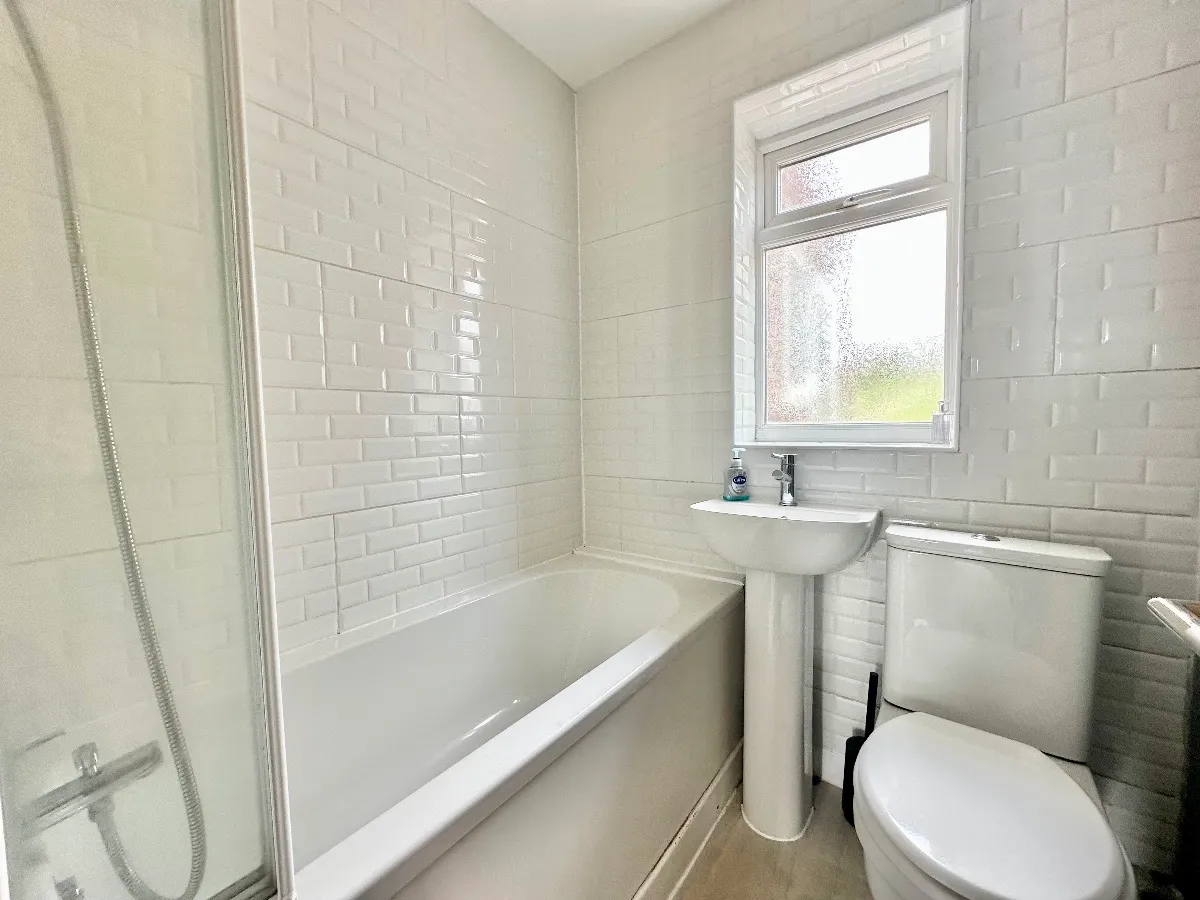 Grange Road, Harold Hill, photo 9