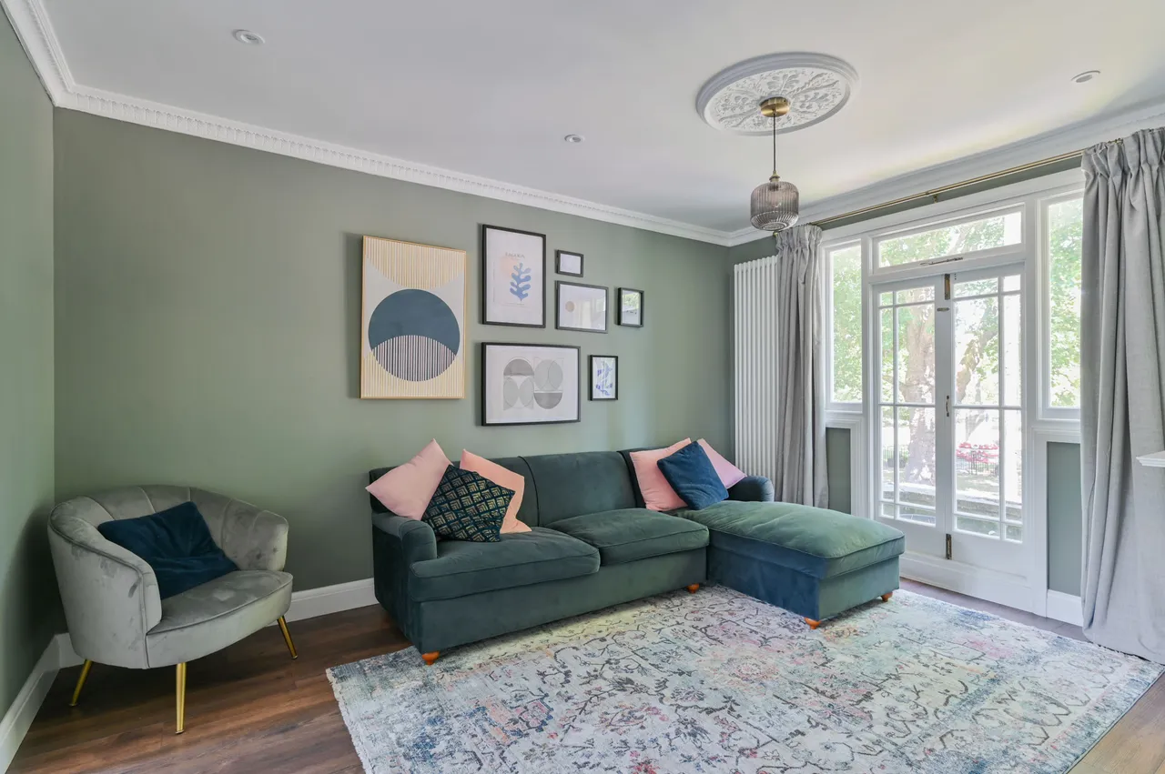 3 bed flat for sale — Flat 2, Kingdene Cottage, Lower Green West, Mitcham